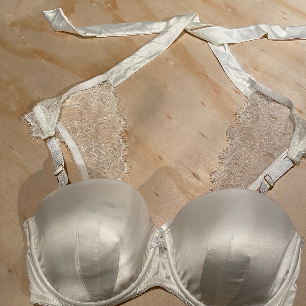 Gorgeous, rare Ultraviolet bridal collection bra.